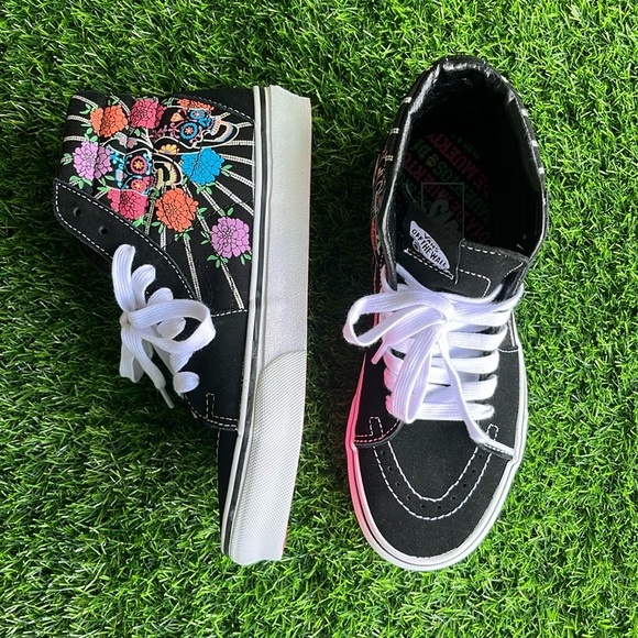 Vans Other - VANS Dia De Los Muertos Glow In The Dark Unisex Shoes size 5.5 men’s/ 7 in women